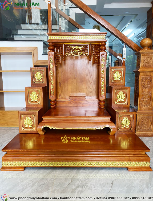 Khách hàng phản hồi tích cực về mẫu bàn thờ Thần Tài cho khách hàng tại Đà Nẵng