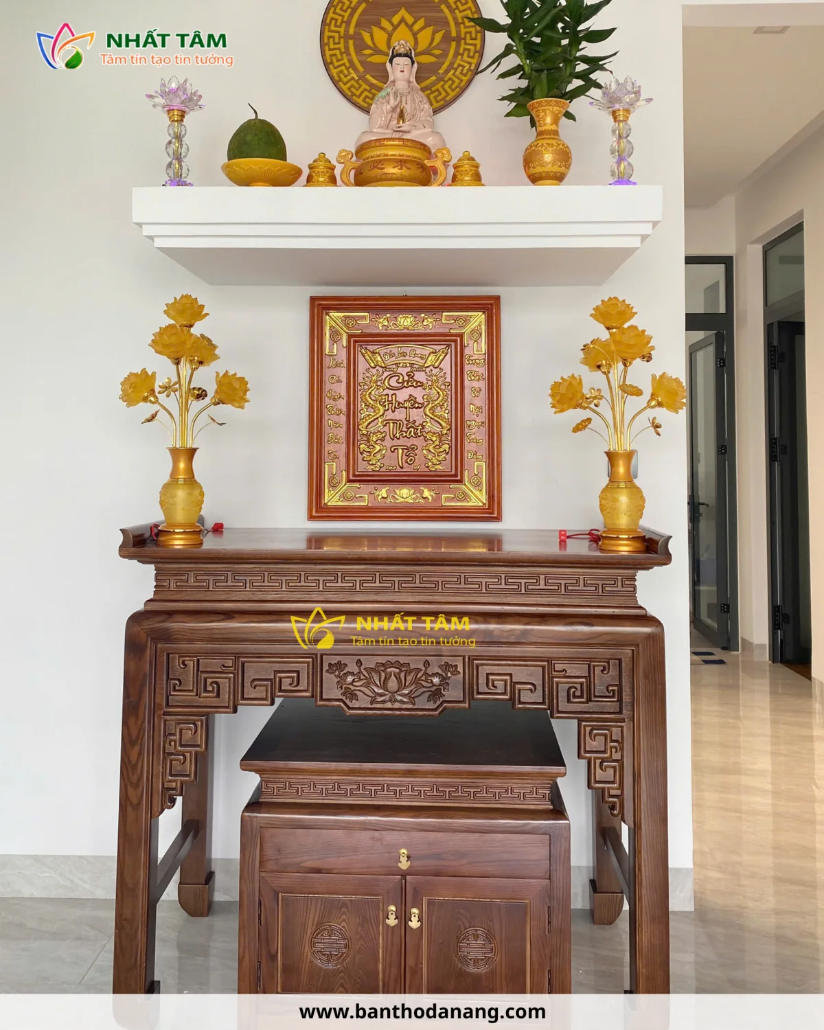 Bàn thờ đứng thờ Phật